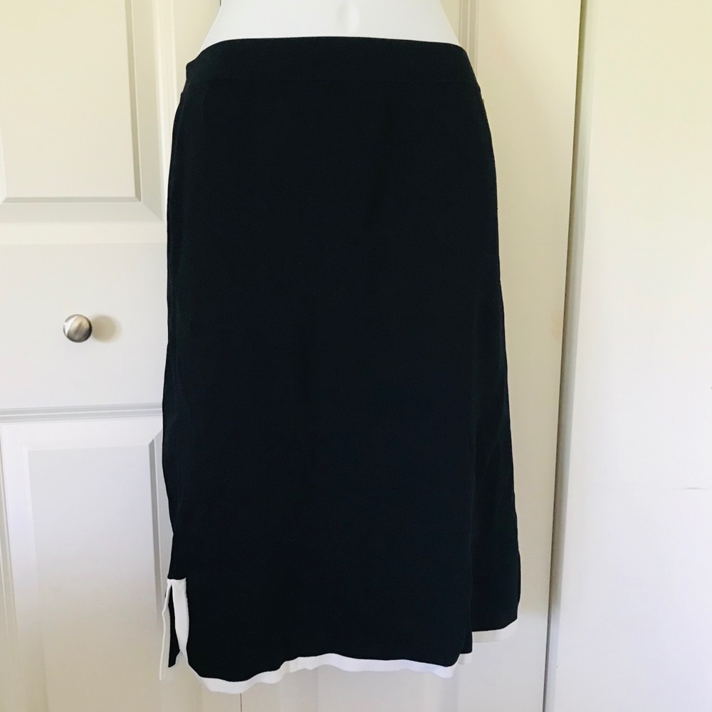 Vertigo Paris Black with White Trim Knitted Skirt